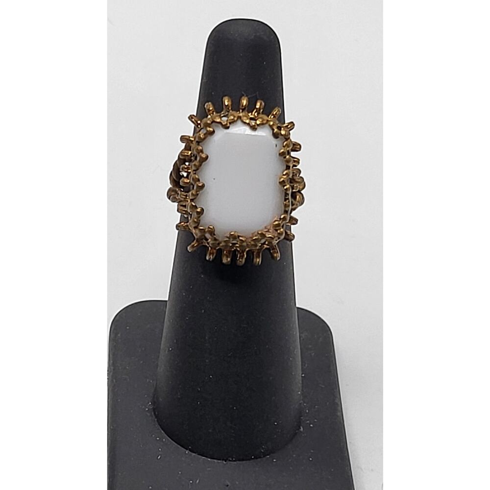 Vintage White Cabochon Adjustable Ring Gold Tone Rope Band Statement